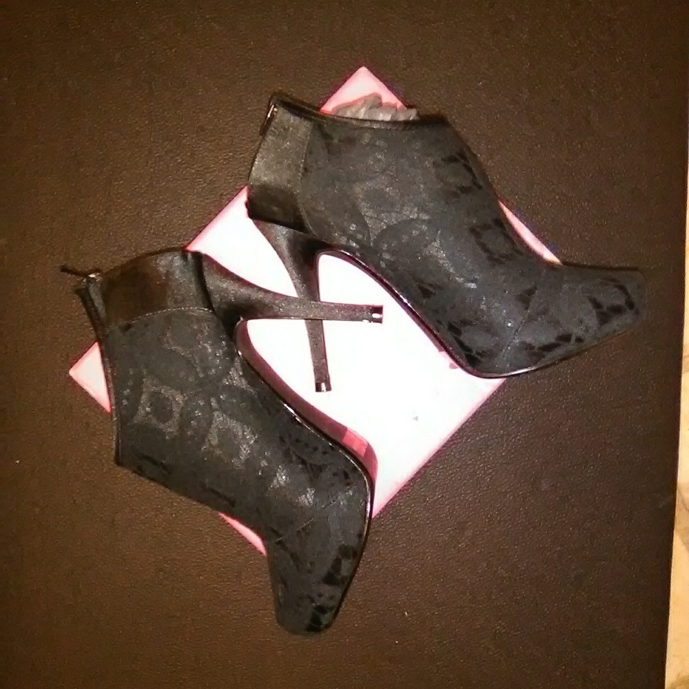 🔥HP🔥👠💄Awesome Maurice's booty/heels👠💄 - Picture 3 of 5